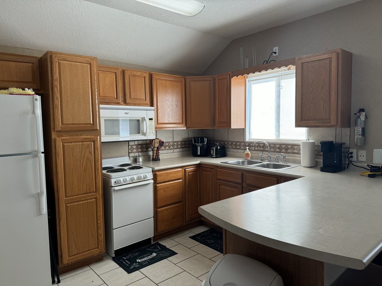 225 Oakwood Dr #1 - Photo 3 of 12