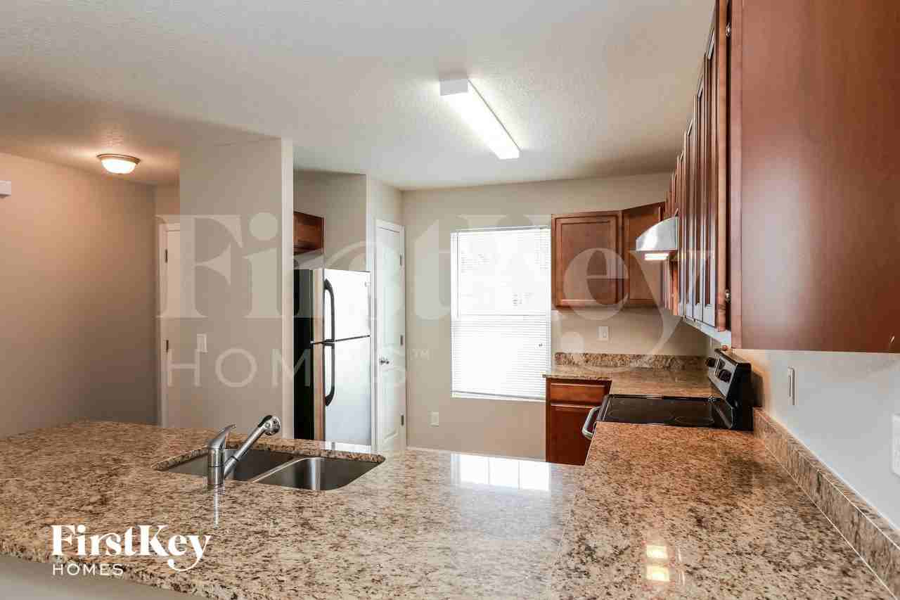 4528 Glendas Meadow Dr - Photo 7 of 15