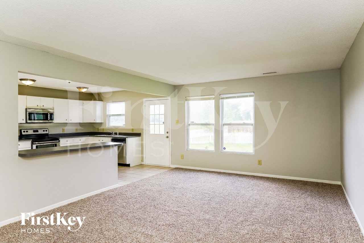 8837 Hosta Way - Photo 4 of 15