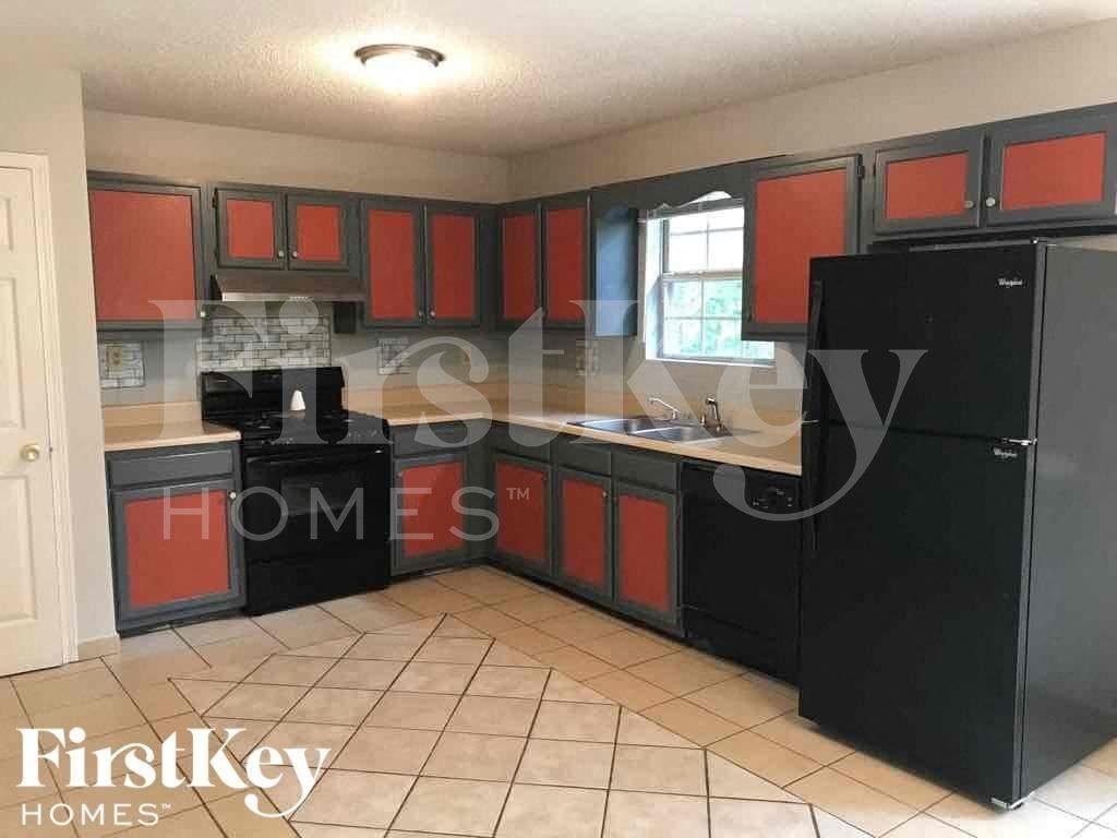 7774 Melanie Dr - Photo 5 of 18