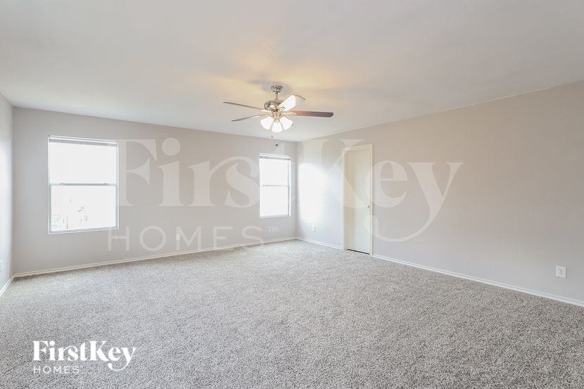 7615 Fishers Path - Photo 4 of 15
