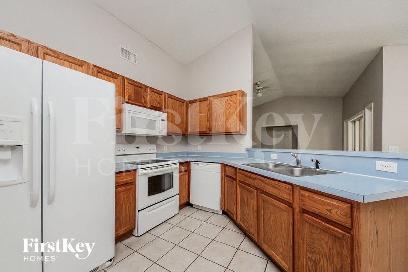 761 Platypus Ct - Photo 7 of 15