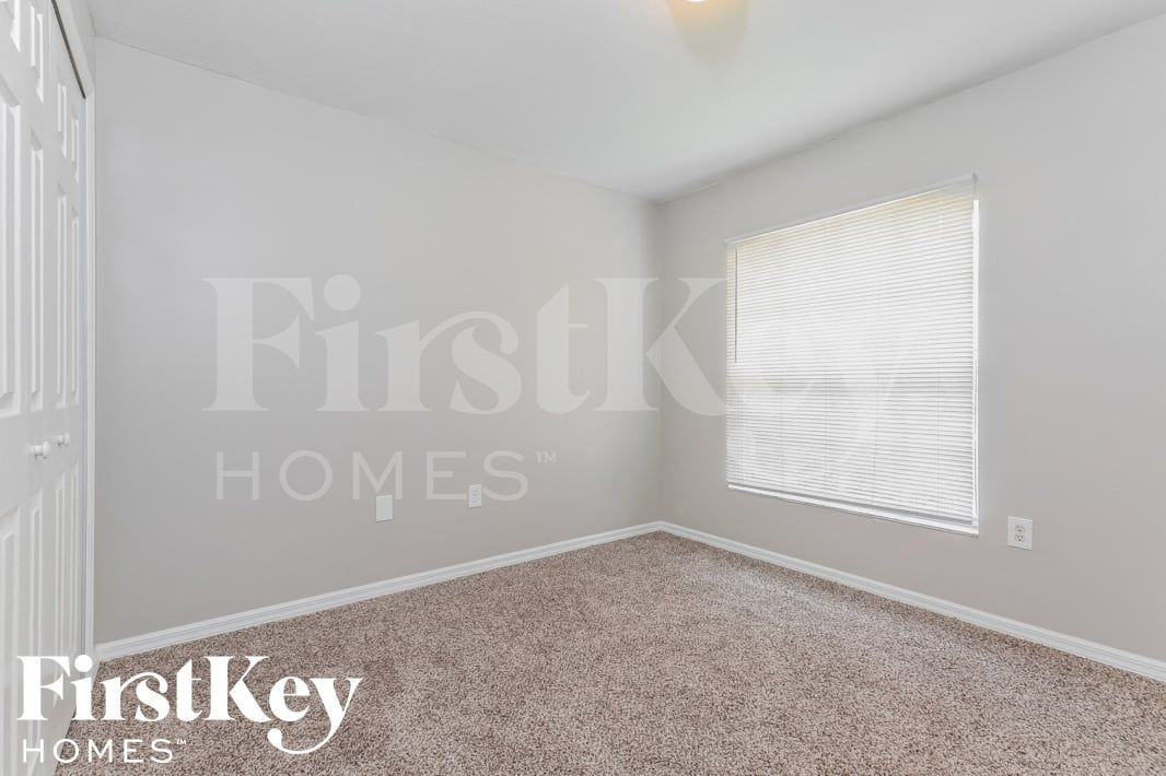 737 Coconut St Se - Photo 5 of 15