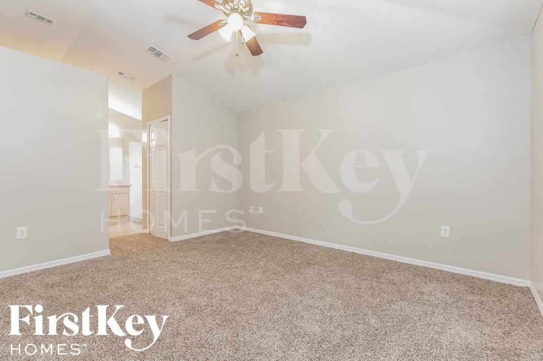 737 Coconut St Se - Photo 7 of 15