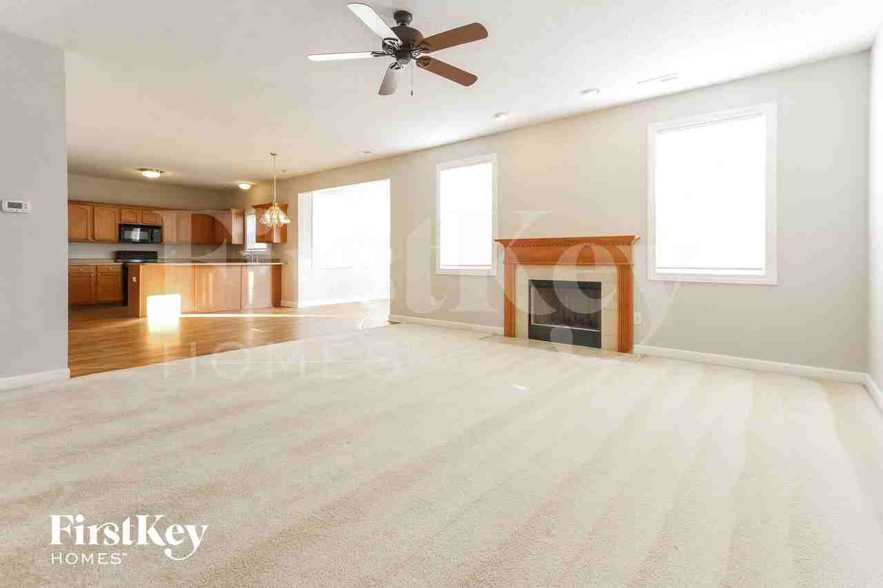 6547 Locust Grove Dr - Photo 4 of 16