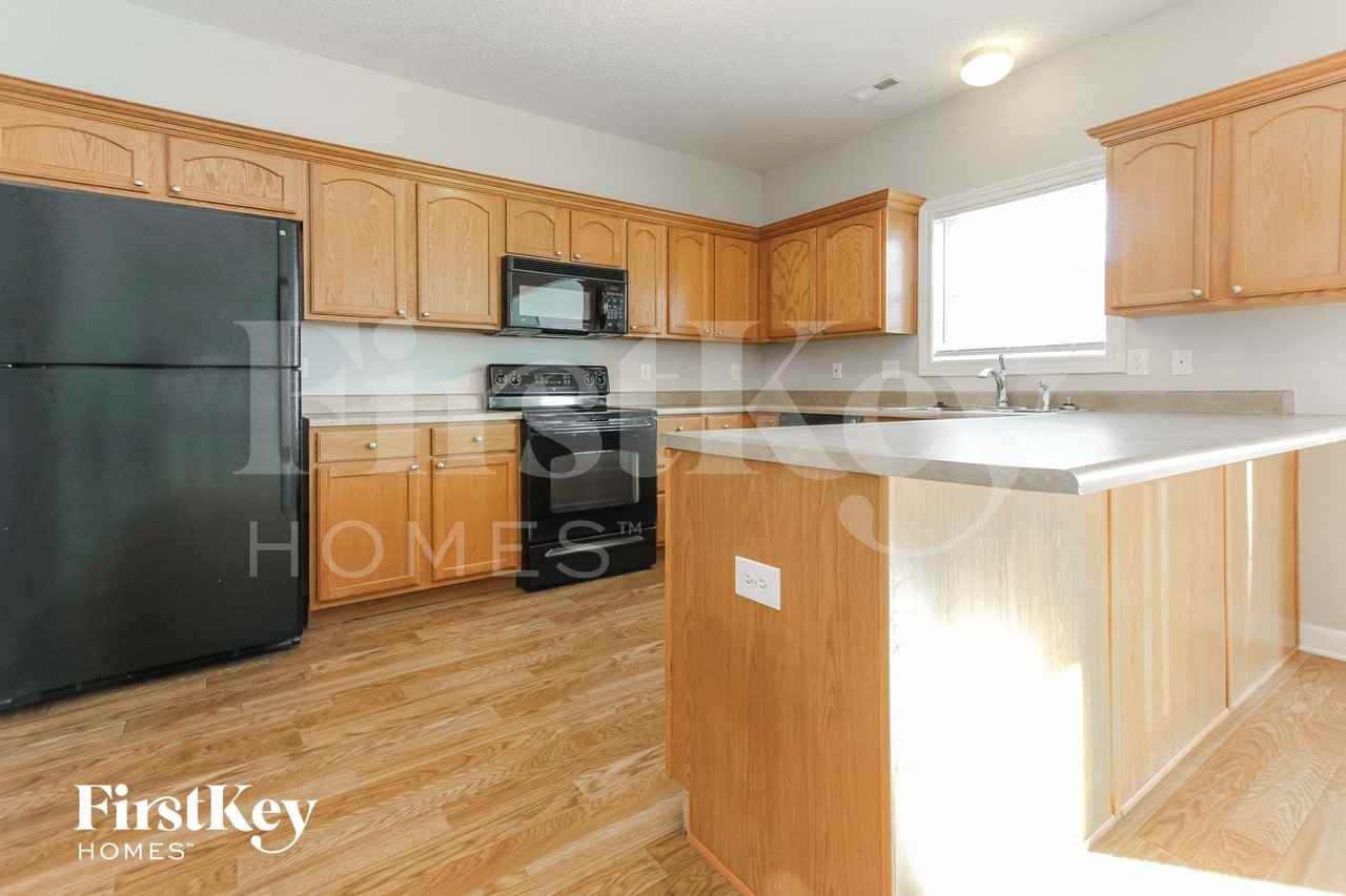 6547 Locust Grove Dr - Photo 6 of 16