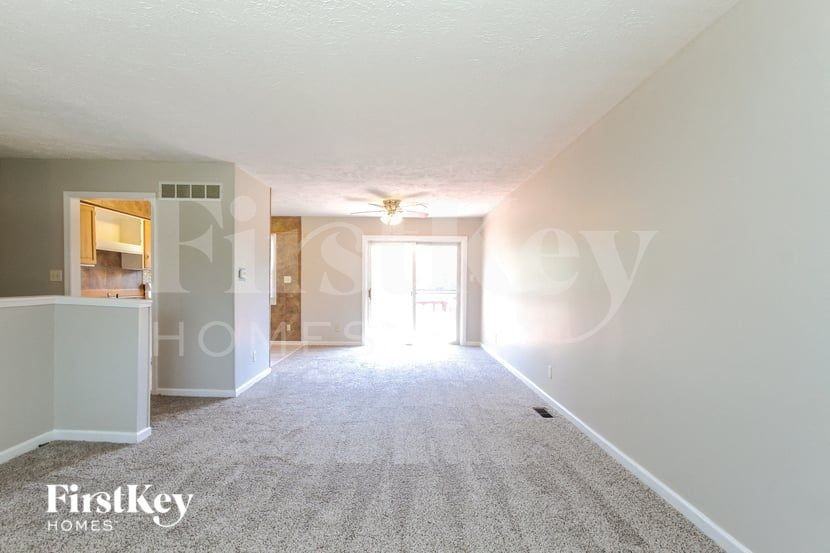 4639 Thornleigh Dr - Photo 3 of 15