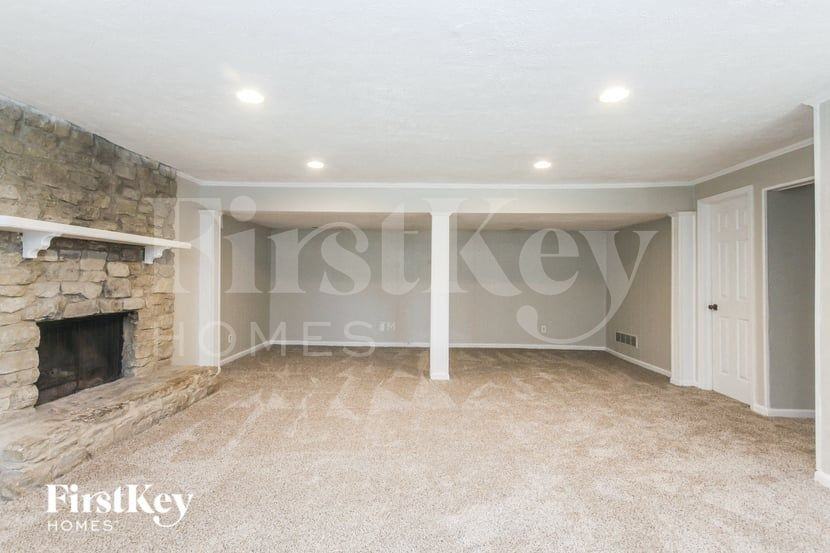 4639 Thornleigh Dr - Photo 4 of 15