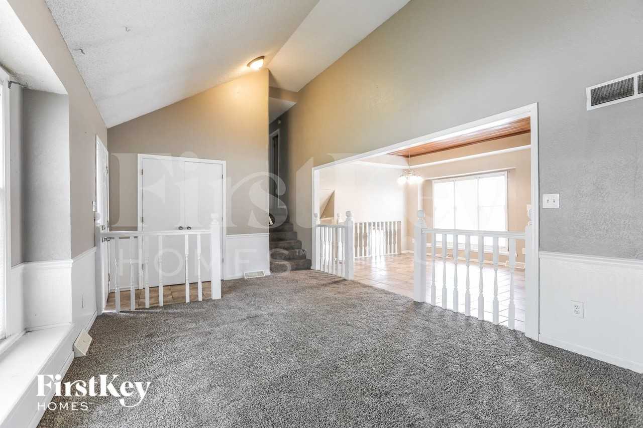 2635 Sw Krista Ct - Photo 3 of 15