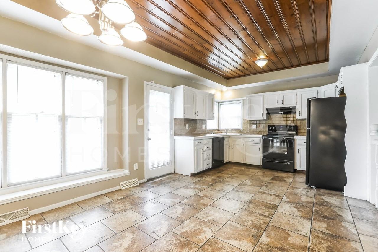 2635 Sw Krista Ct - Photo 5 of 15