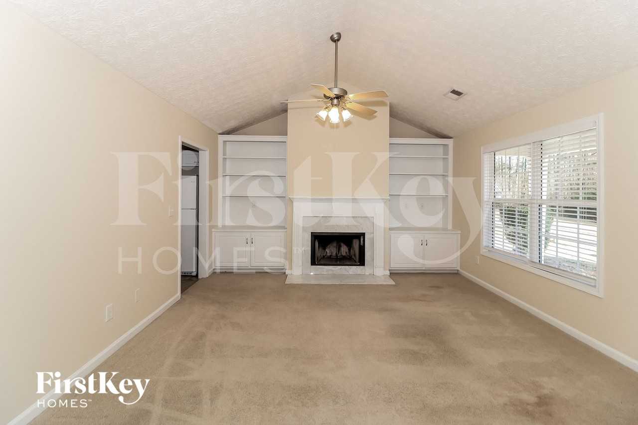 262 Longford Ct - Photo 4 of 14