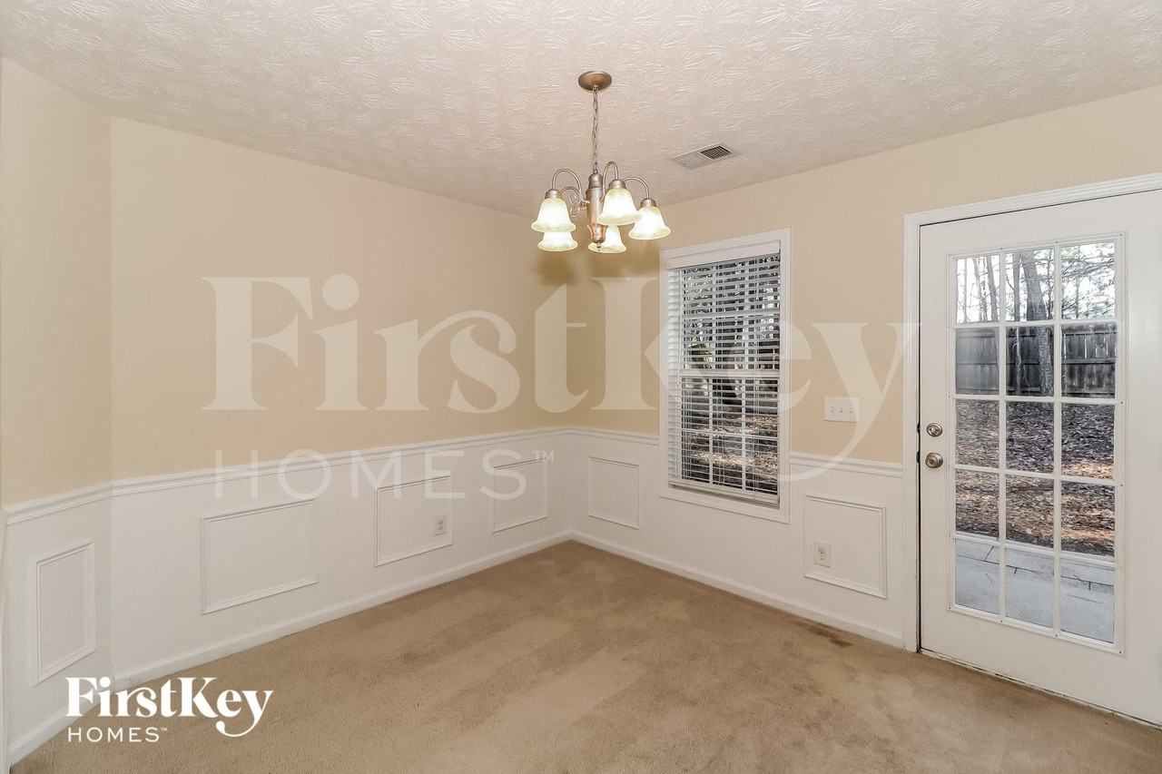 262 Longford Ct - Photo 5 of 14