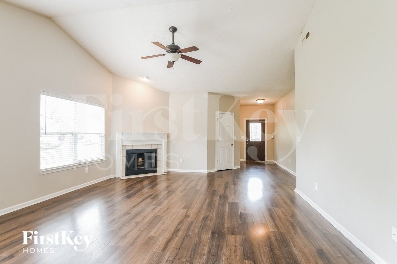 17062 Black Cherry Ct - Photo 3 of 16