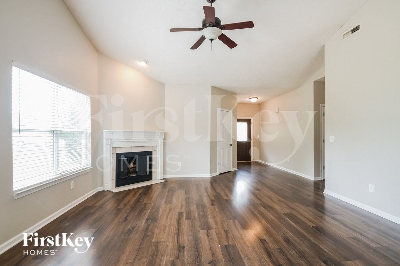 17062 Black Cherry Ct - Photo 5 of 16