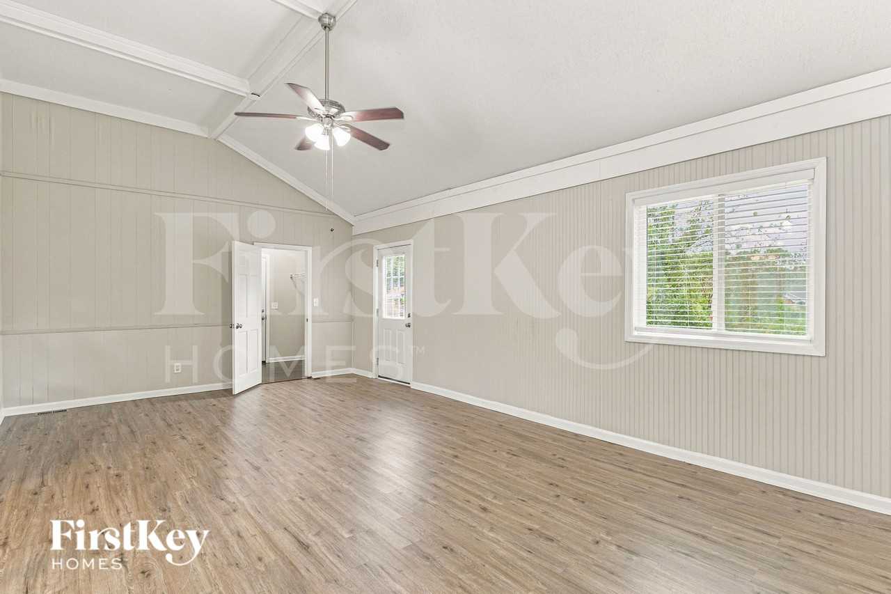 141 Ponderosa Dr - Photo 2 of 16