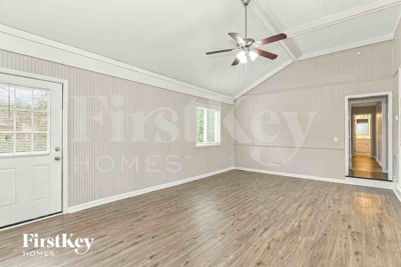141 Ponderosa Dr - Photo 3 of 16