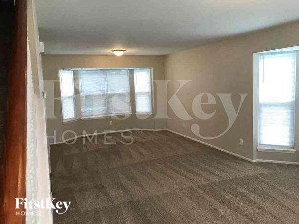 11 Woodland Ridge Ct - Photo 3 of 10