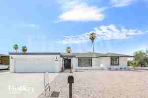 featured image of 10437 W Campbell Ave