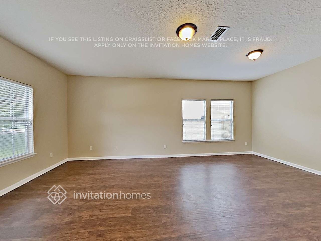 12587 Woodfield Cir W - Photo 5 of 27