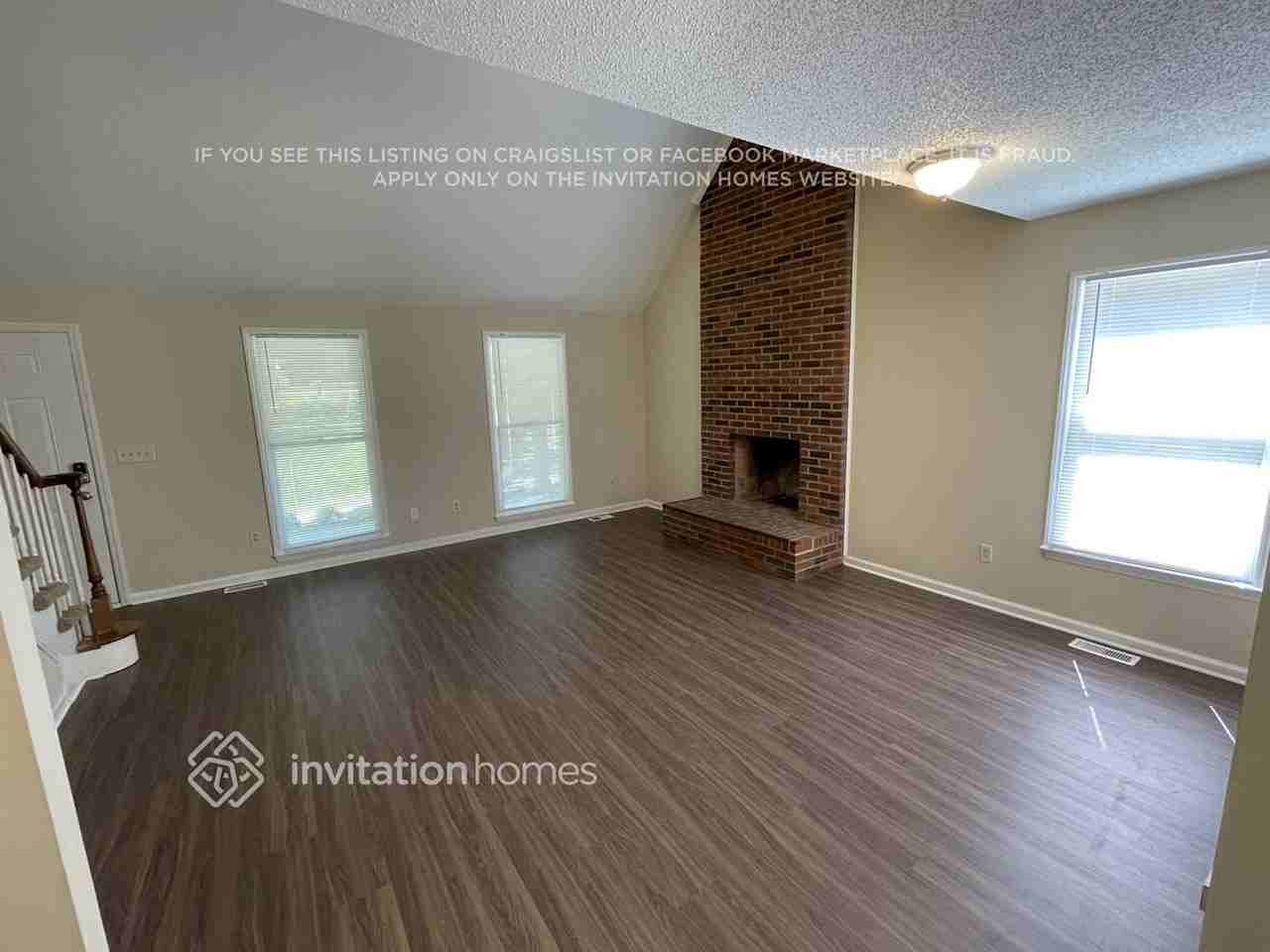 2620 Woodcrest Dr Sw - Photo 4 of 15