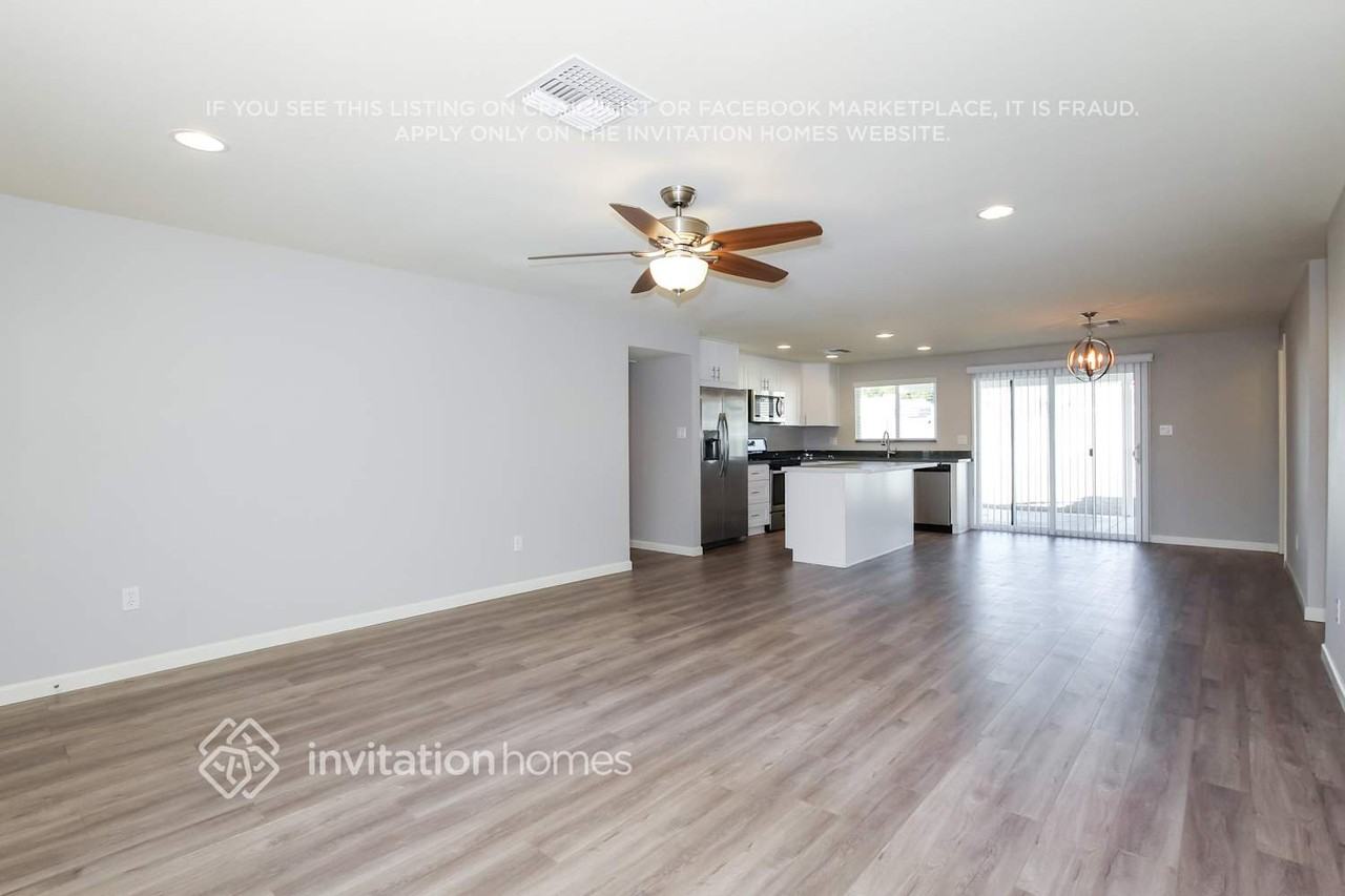 3922 E Emile Zola Ave - Photo 3 of 16
