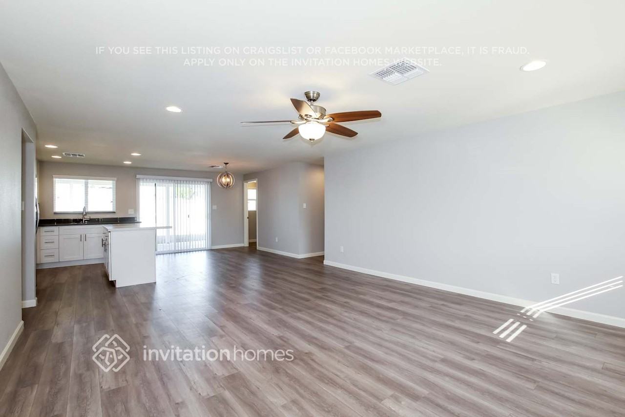 3922 E Emile Zola Ave - Photo 4 of 16