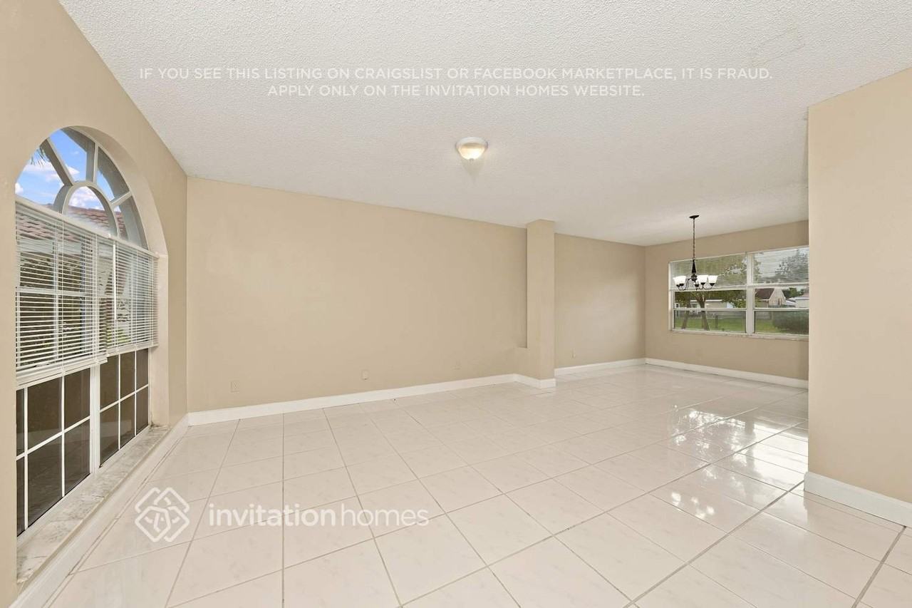 9684 Tavernier Dr - Photo 7 of 18