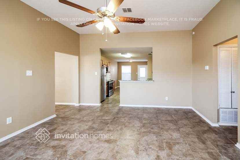 4293 Estes Park Cir - Photo 3 of 17