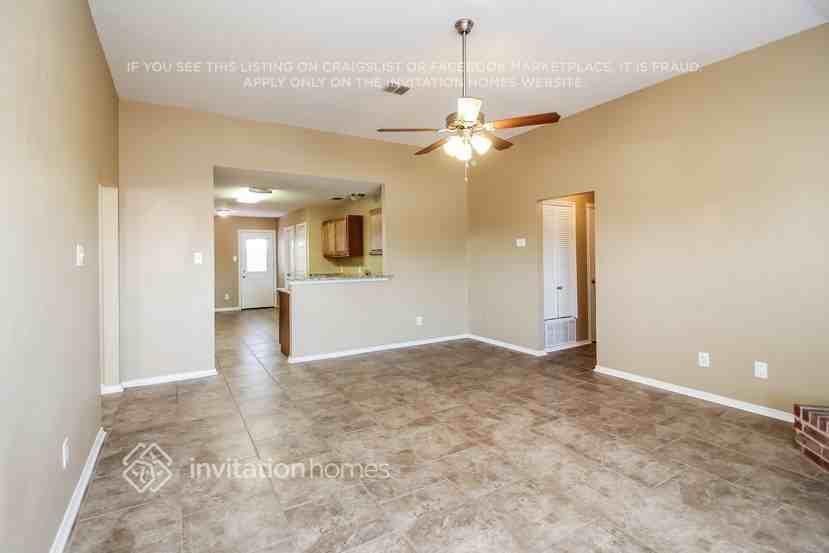 4293 Estes Park Cir - Photo 4 of 17
