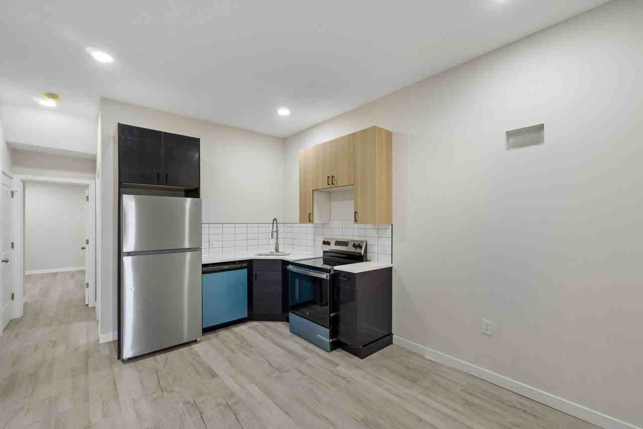 2041 N 8th St #A - Photo 3 of 10