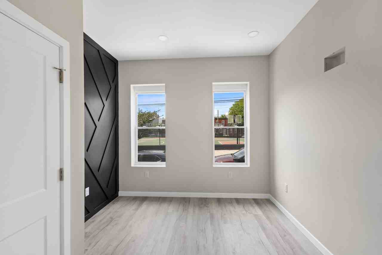 2041 N 8th St #A - Photo 5 of 10