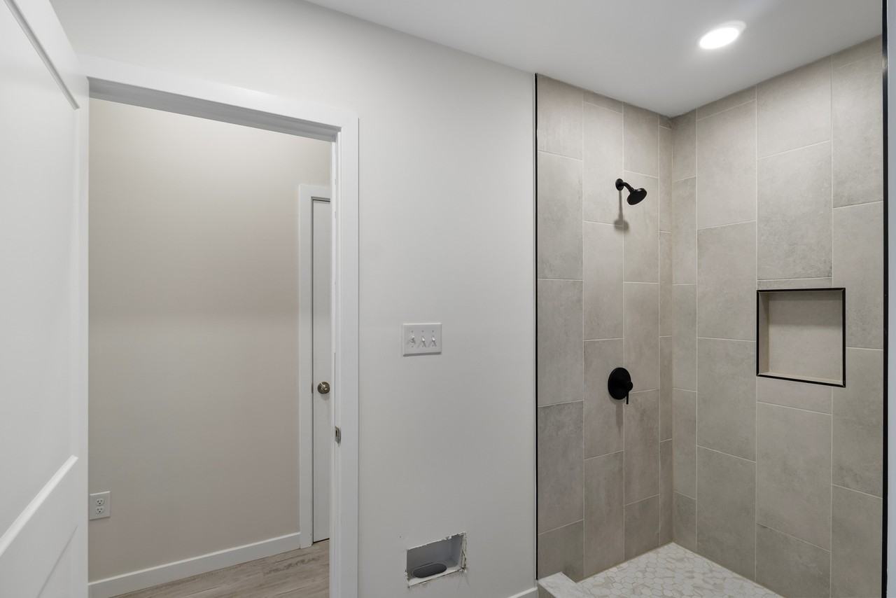 2041 N 8th St #A - Photo 6 of 10