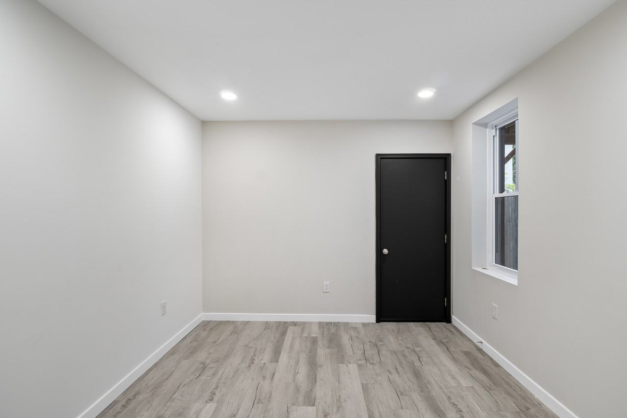 2041 N 8th St #A - Photo 7 of 10