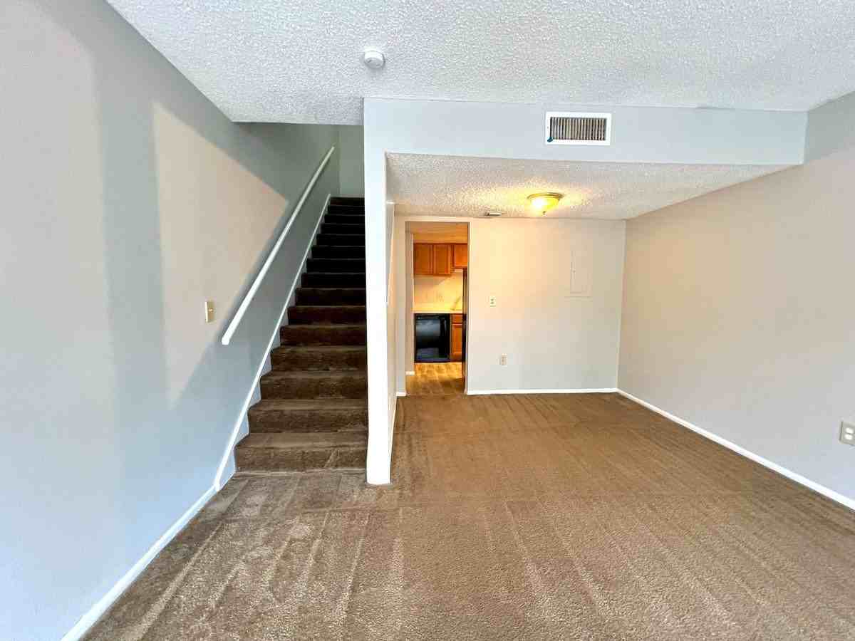 4267 S Semoran Blvd #5 - Photo 3 of 25