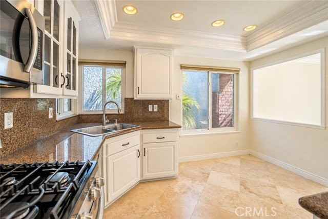 24298 Toledo Ln - Photo 4 of 8