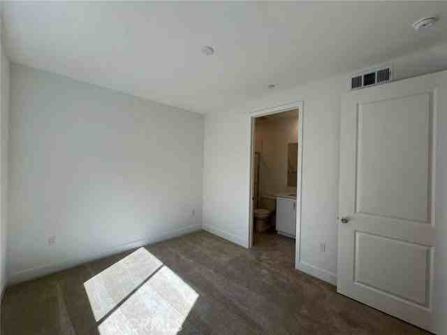 713 Sonia - Photo 3 of 8