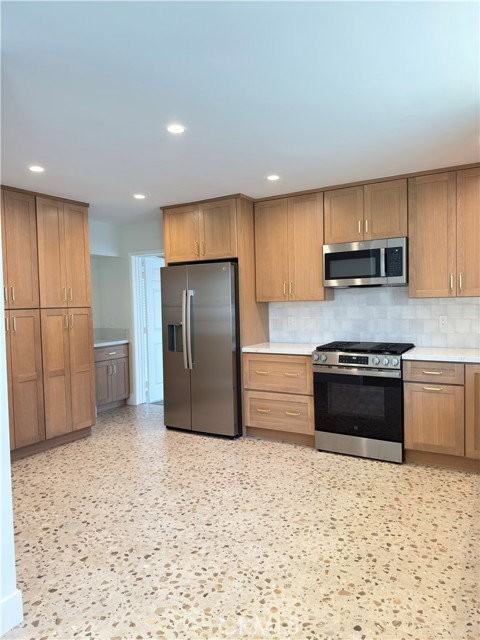 337 E Everett Pl #337 - Photo 2 of 8