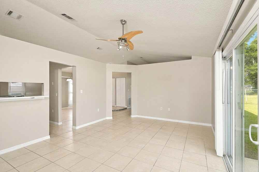 264 Magellan Dr - Photo 4 of 16