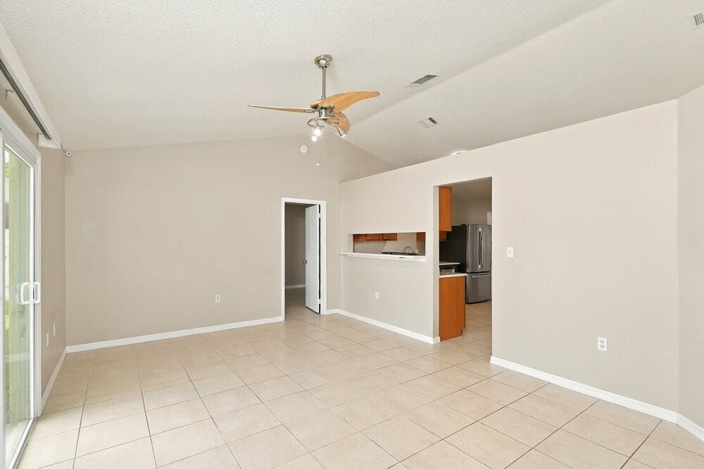 264 Magellan Dr - Photo 5 of 16