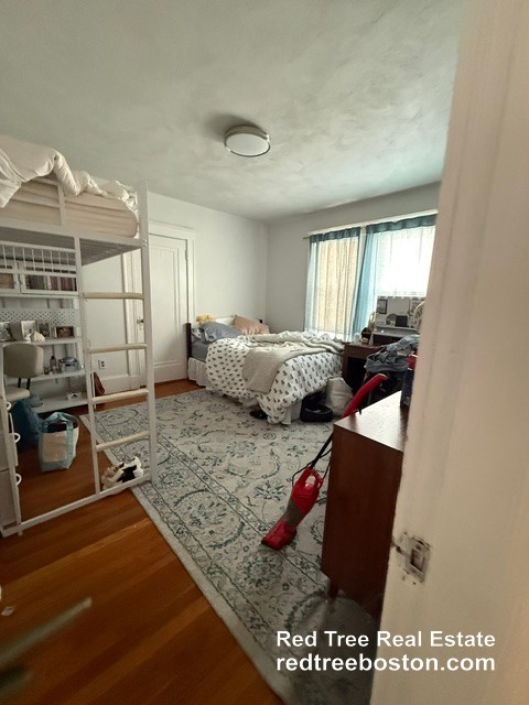 242 Foster St - Photo 5 of 5