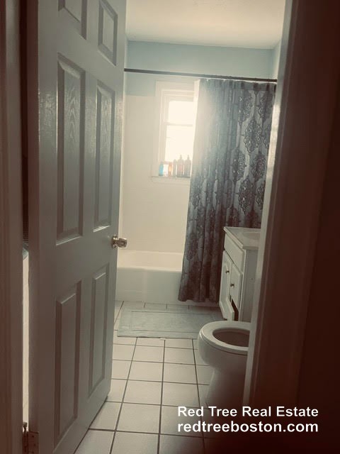 240 Foster St #TOP - Photo 4 of 6
