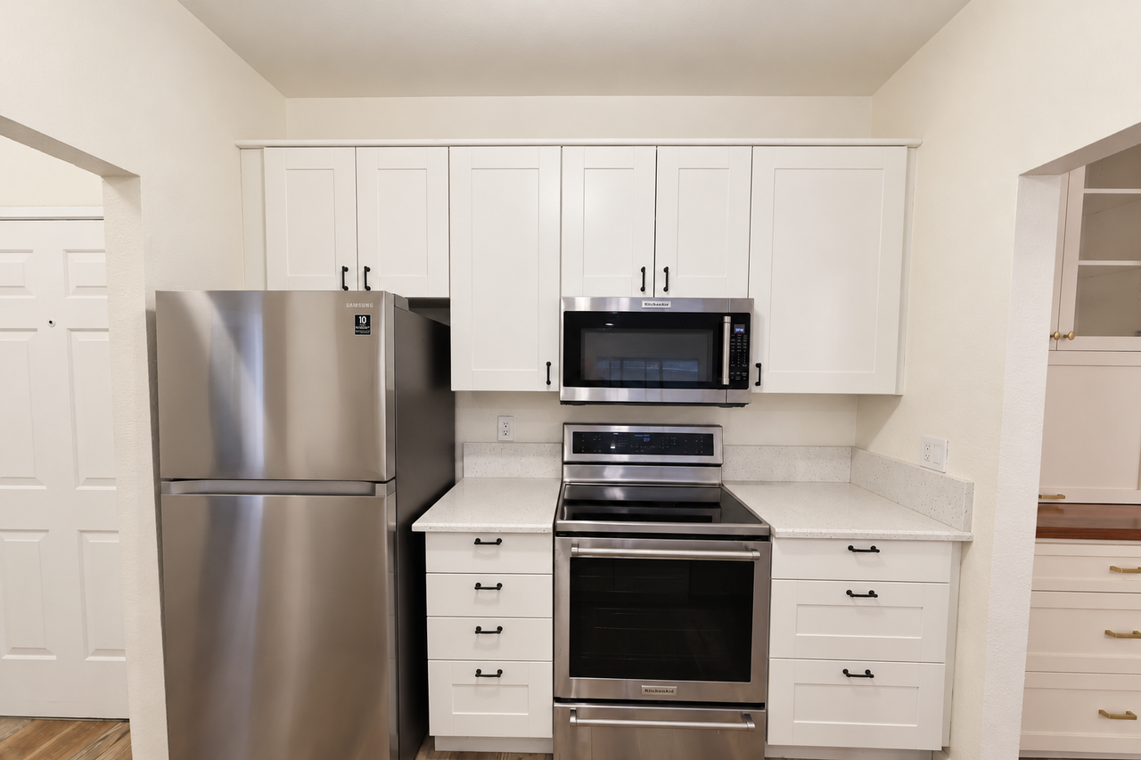 330 Park View Ter #102 - Photo 2 of 10