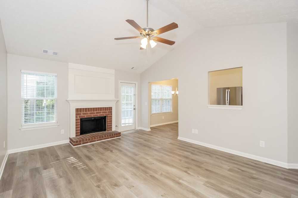 6972 Chasewater Ln - Photo 4 of 17