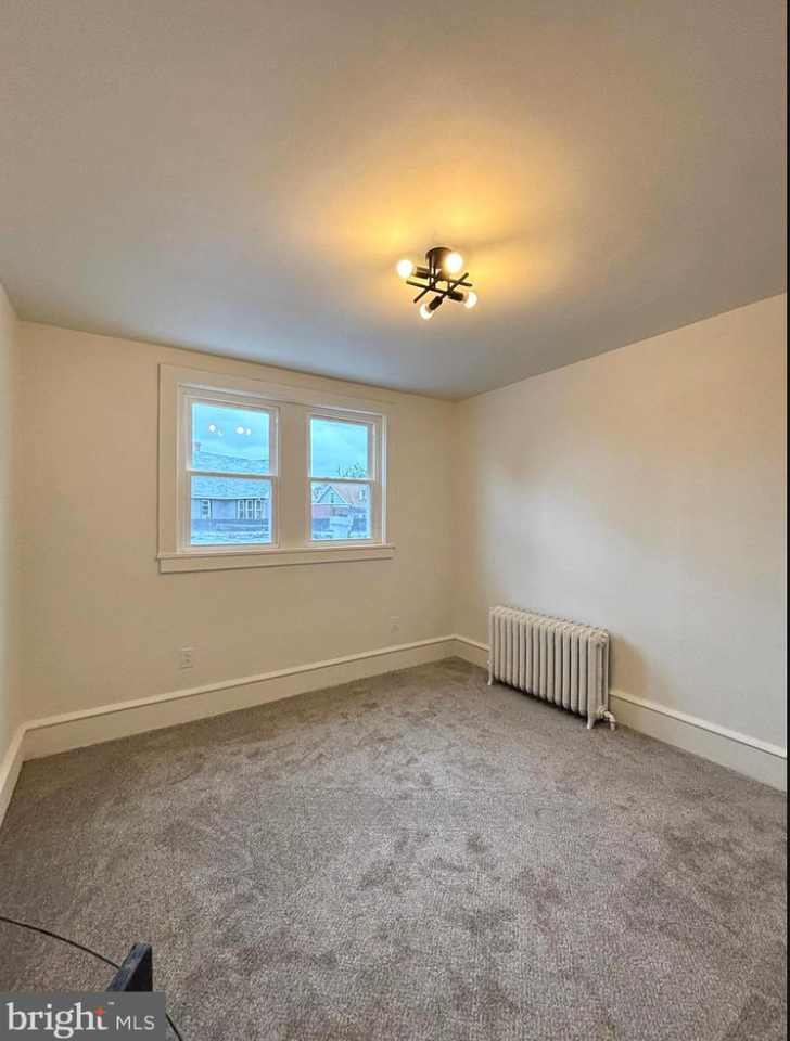 527 Monmouth St #529 - Photo 3 of 12