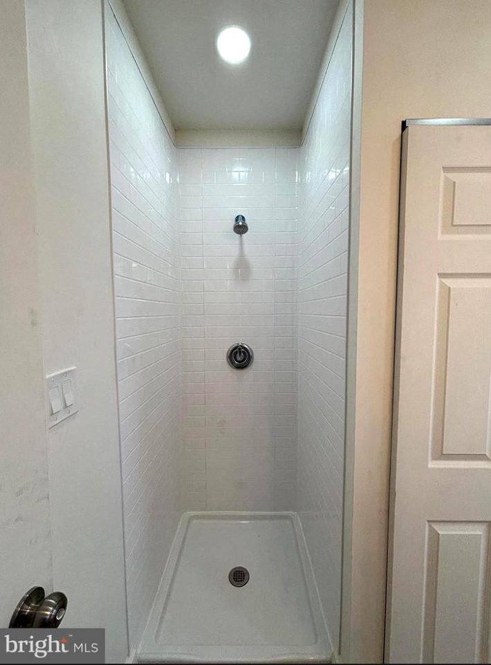 527 Monmouth St #529 - Photo 4 of 12