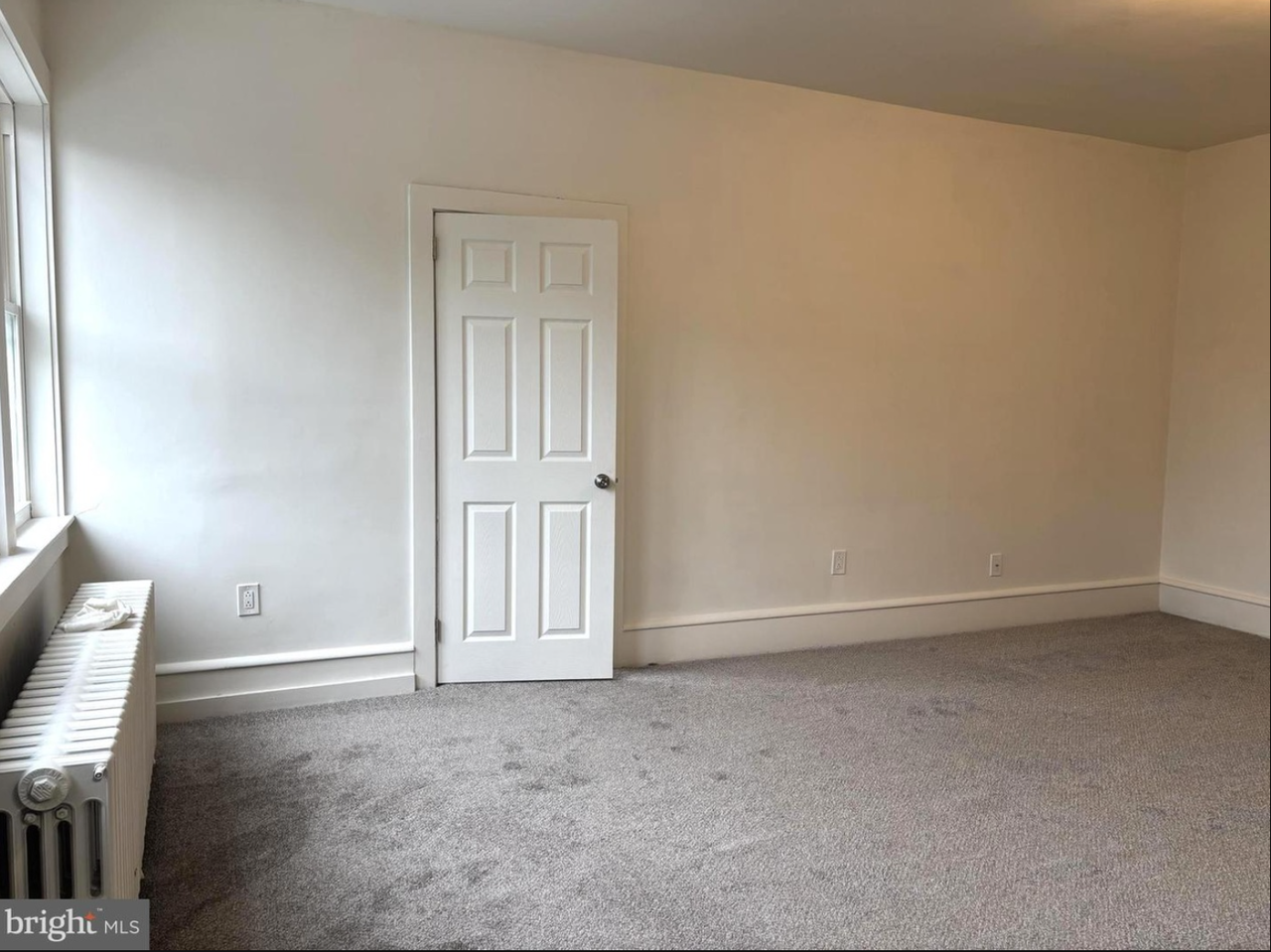 527 Monmouth St #529 - Photo 5 of 12