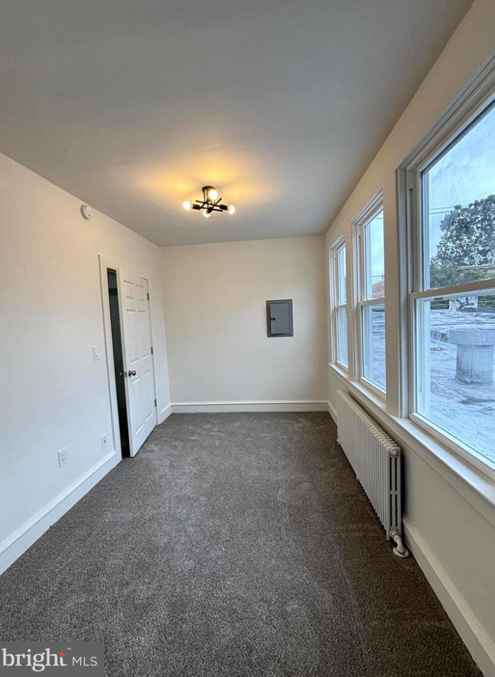 527 Monmouth St #529 - Photo 6 of 12