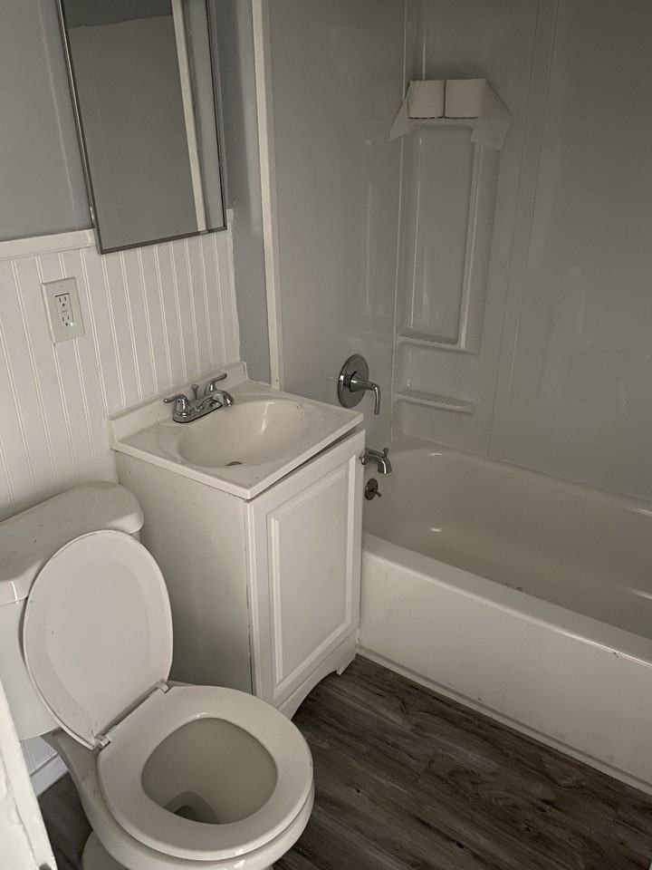 1523 Angelrodt St - Photo 2 of 11
