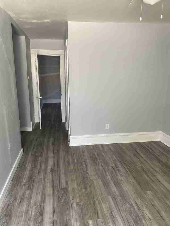 1523 Angelrodt St - Photo 5 of 11