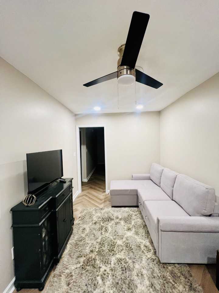 130 Falcon Rd #11 - Photo 4 of 8